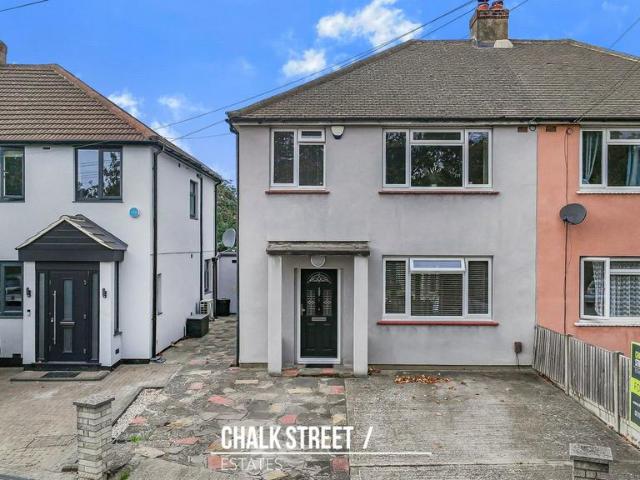 House for sale in Upminster Bridge, Greater London
