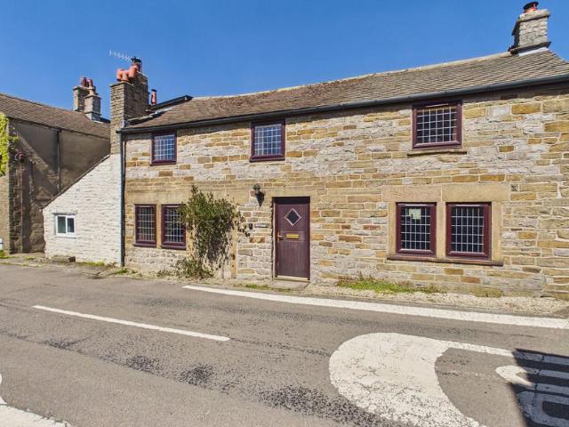 House for sale in Charlesworth, East Midlands