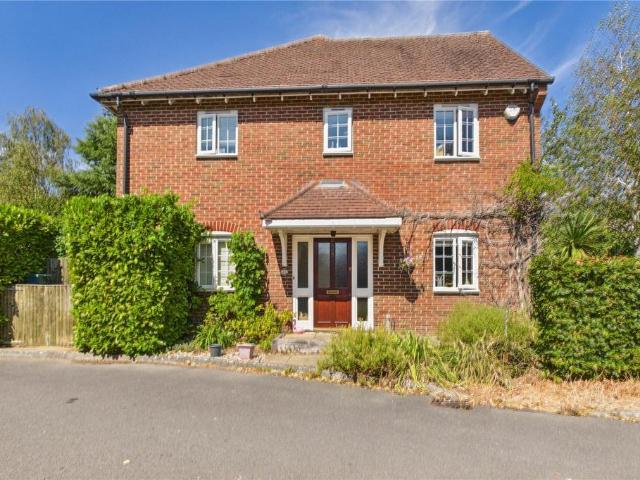 House for sale in Upper Basildon, West Berkshire