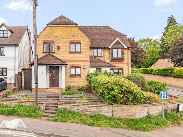 House for sale in Roydon, Epping