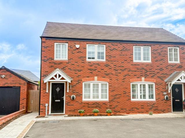 House for sale in Green Close, Warwickshire