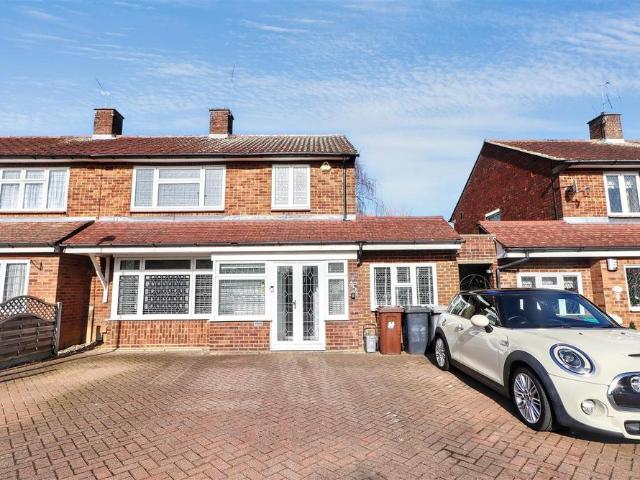 House for sale in Elstree and Borehamwood, Borehamwood