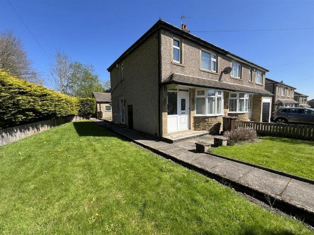 House for sale in Low Moor, West Yorkshire