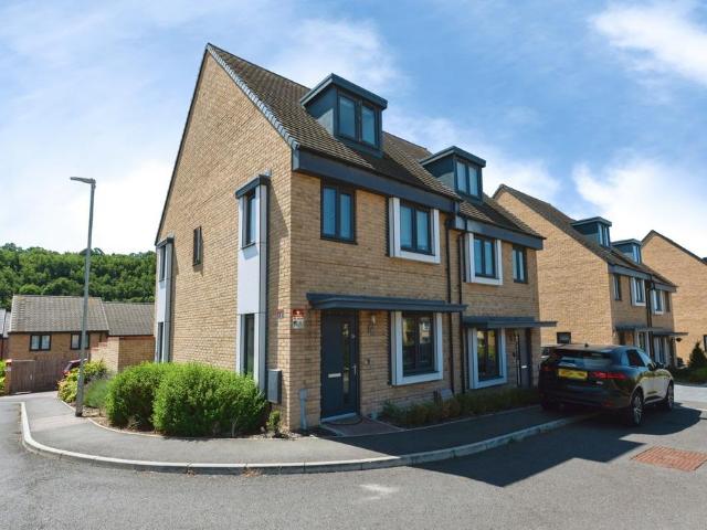 House for sale in Castle Hill, Monks Orchard
