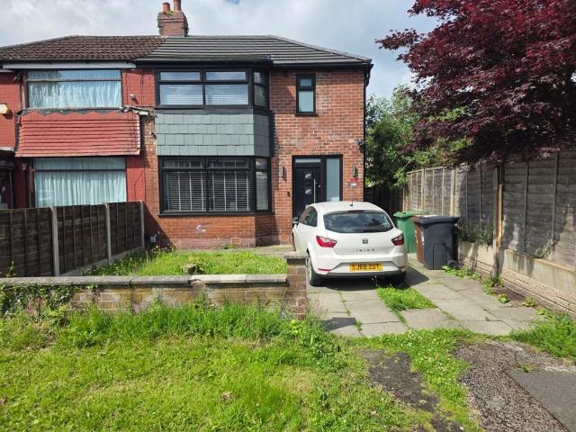 House for sale in Besses o' th' Barn, Bury