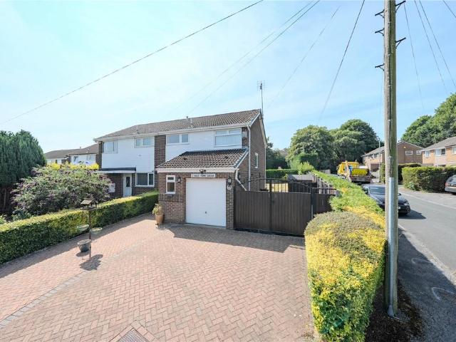 House for sale in Holt Park, West Yorkshire