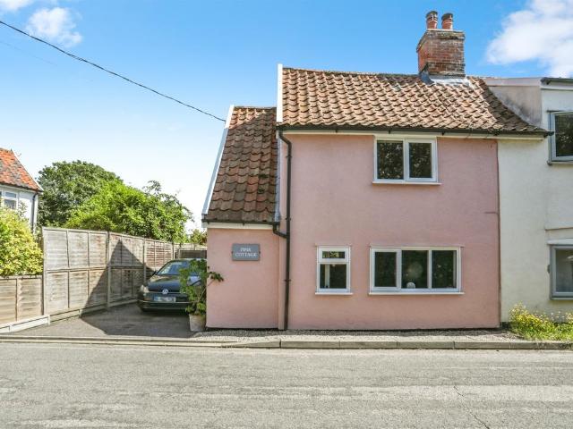 House for sale in Bedingfield, Suffolk