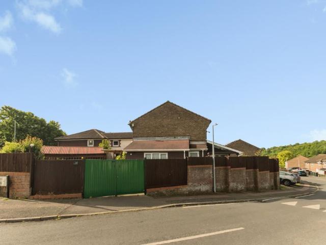 House for sale in Whitehawk, Brighton & Hove