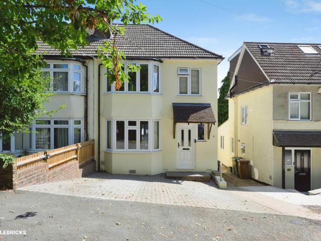 House for sale in Woodmansterne, Reigate and Banstead