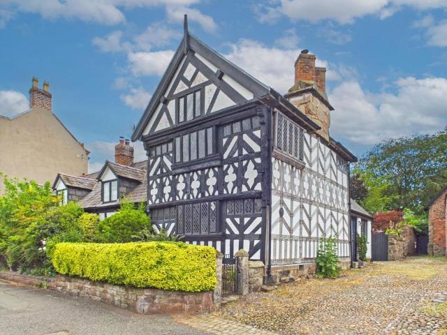 House for sale in Tarvin, Cheshire