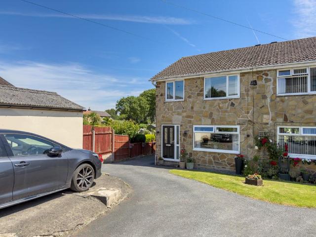House for sale in Hove Edge, Bailiff Bridge