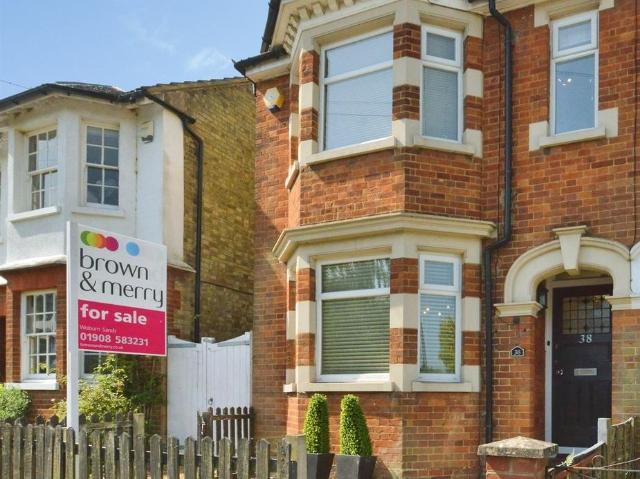 House for sale in Aspley Guise, Bedfordshire