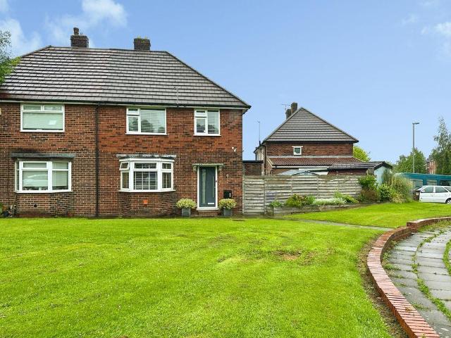 House for sale in Besses o' th' Barn, Bury