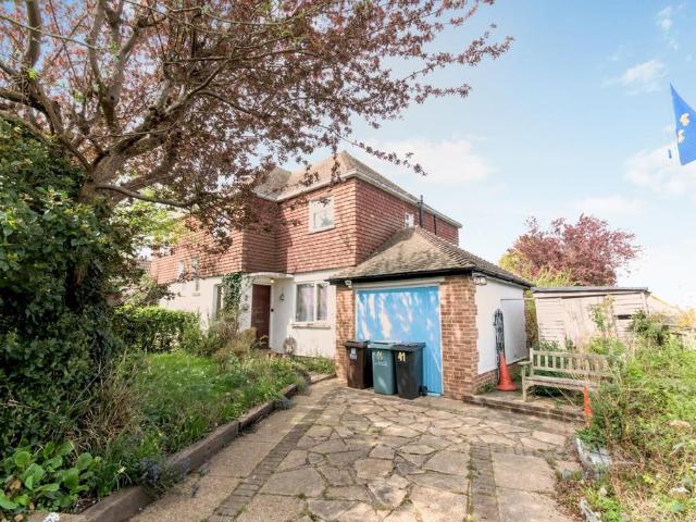 House for sale in Heathlands, East Sussex