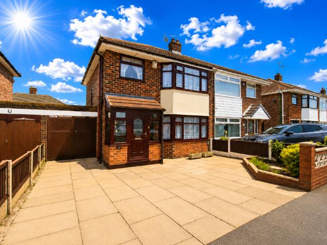 House for sale in Shell Green, Widnes