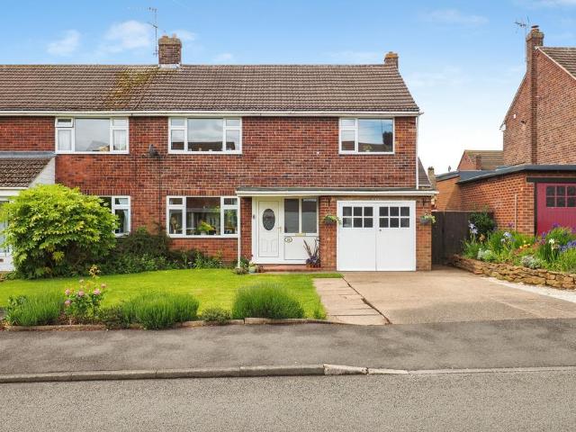 House for sale in Barton In Fabis, East Midlands