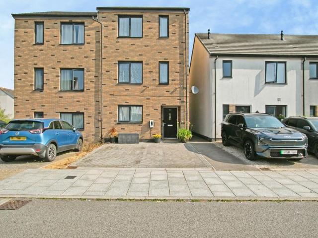 House for sale in Roseworthy, Cornwall