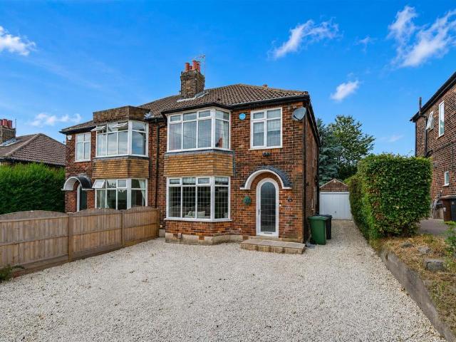 House for sale in Carr Manor, Moor Allerton