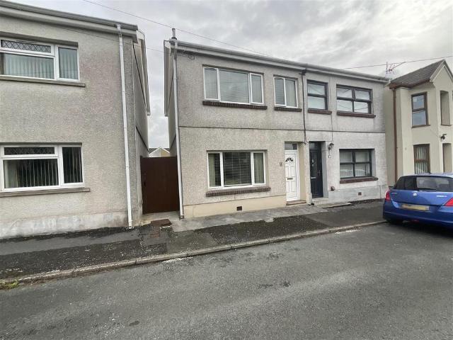House for sale in Tir-y-dail, Ammanford