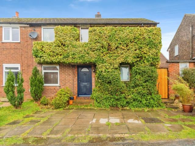 House for sale in Woolley, Charlesworth