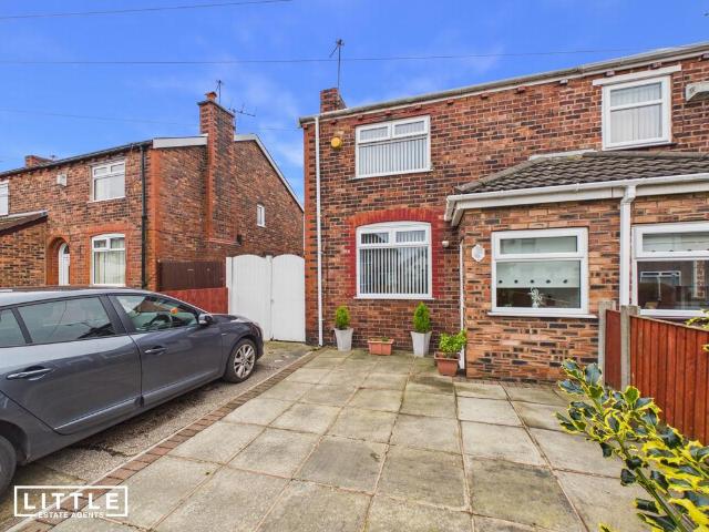 House for sale in Whiston Cross, Whiston