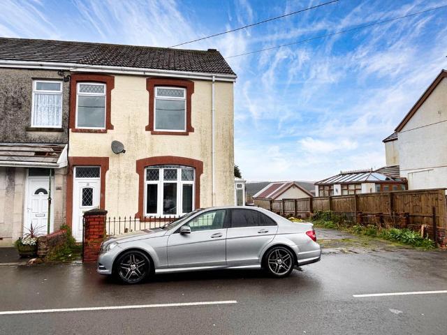 House for sale in Onllwyn, Wales