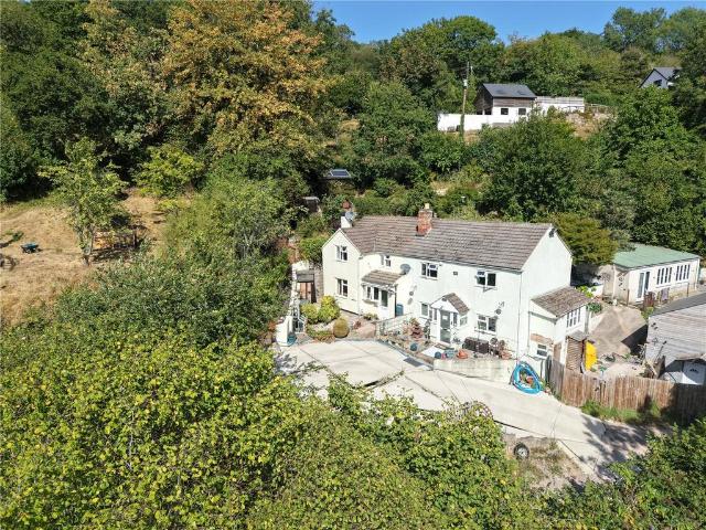 House for sale in Bromsberrow Heath, Gloucestershire