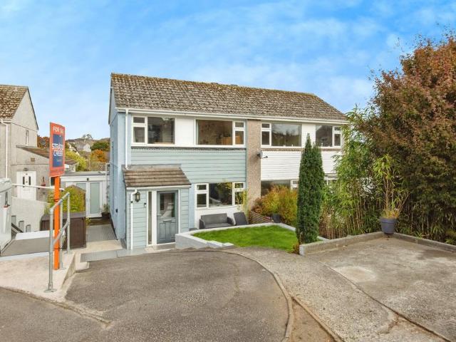 House for sale in Lamellion, Cornwall