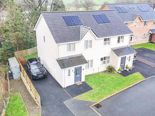 House for sale in Llansilin