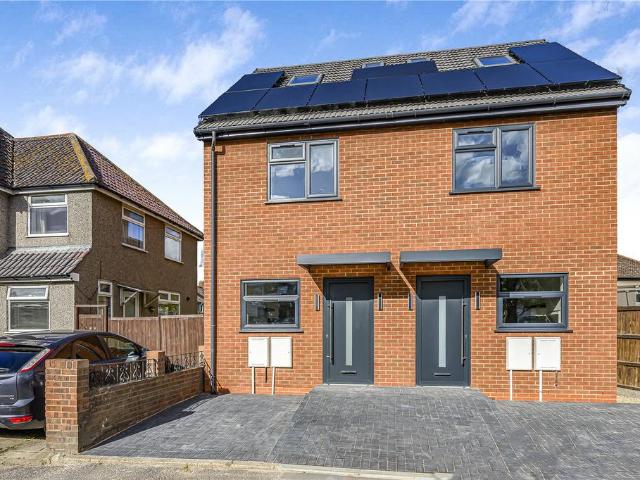 House for sale in London Borough of Barking and Dagenham, Greater London