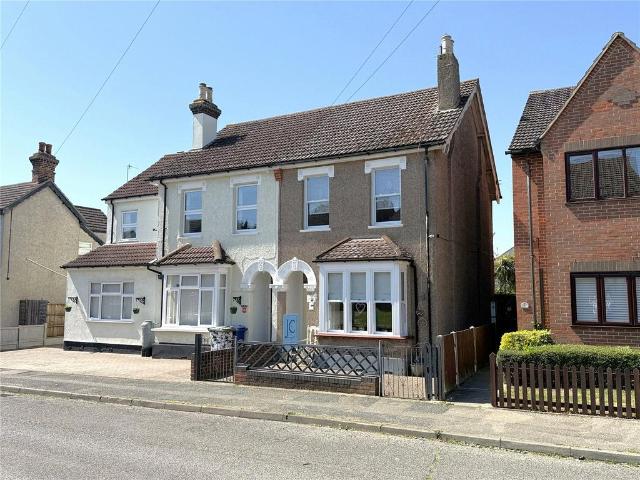 House for sale in Stanford-le-hope, Essex