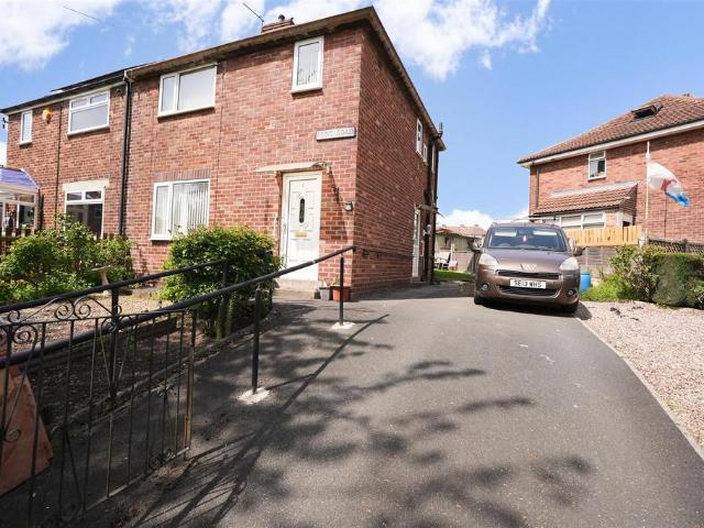 House for sale in Field Lane, Rastrick