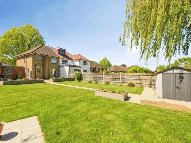 House for sale in Pachesham Park, Surrey