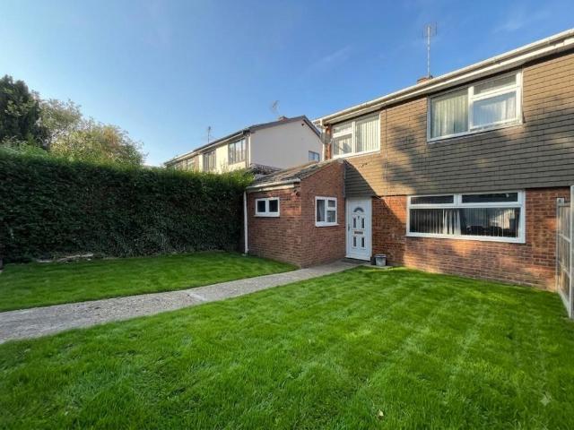 House for sale in Marsh Farm, Luton