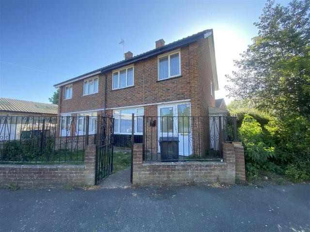 House for sale in South Chingford, Greater London