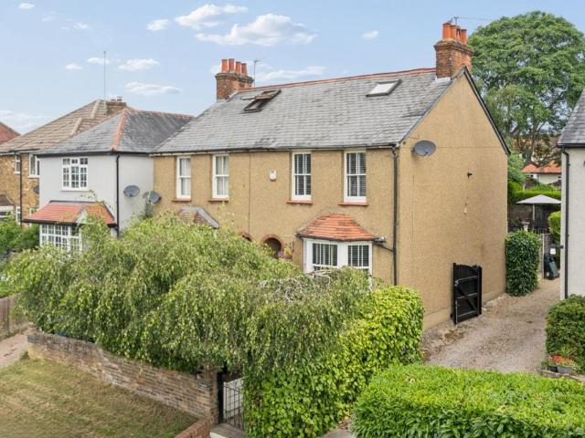 House for sale in Chalfont St. Peter, Denham