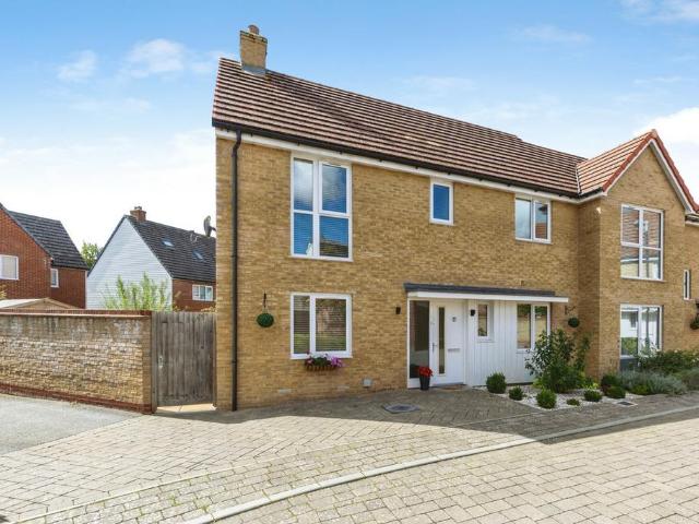 House for sale in Godinton Park, Bridgefield
