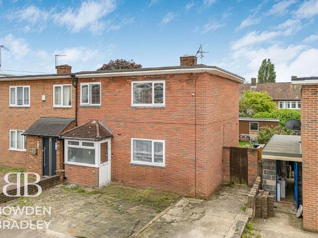 House for sale in Hainault, Greater London