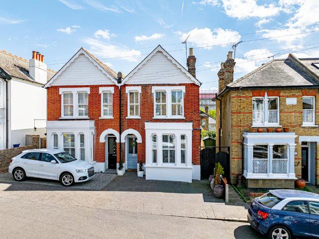 House for sale in Alton Barnes, Essex