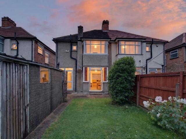 House for sale in Kenton, Greater London