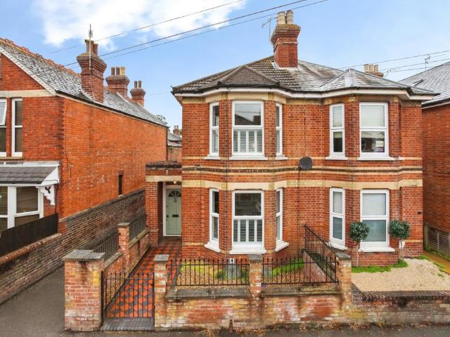 House for sale in Southborough, Sandown Park