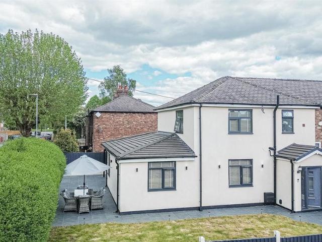House for sale in Wilderspool, Warrington