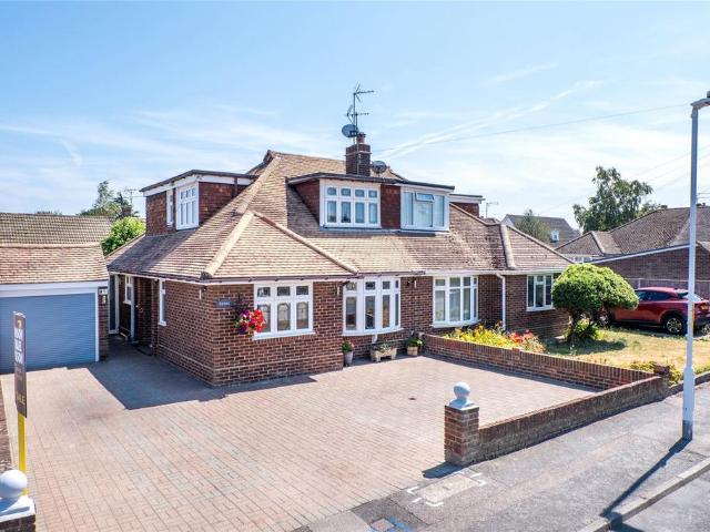 House for sale in Oad Street, Kent
