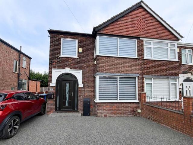 House for sale in Mosley, Trafford Park
