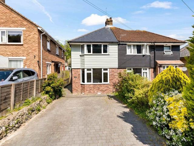 House for sale in River, Ash