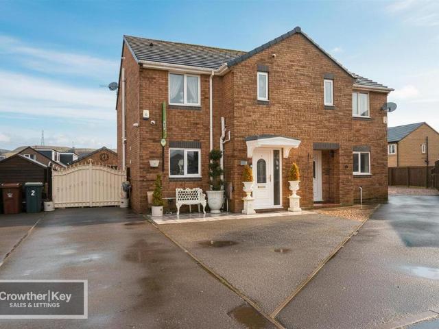 House for sale in Charlesworth, East Midlands