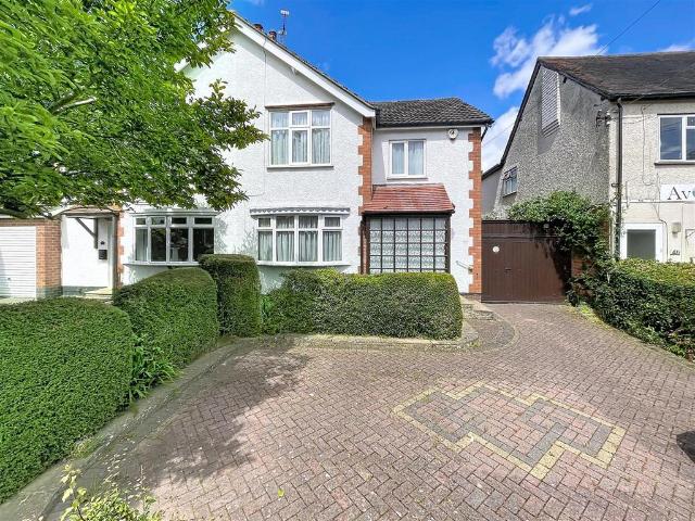 House for sale in Green Close, Warwickshire