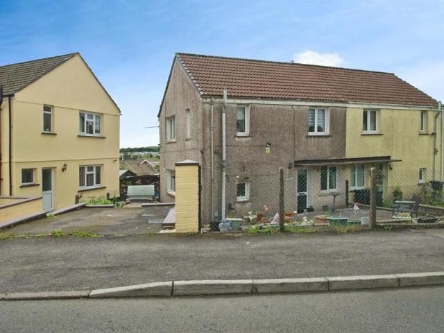 House for sale in Vaynor, Wales
