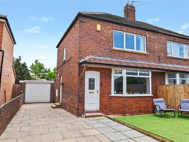 House for sale in Gildersome, West Yorkshire