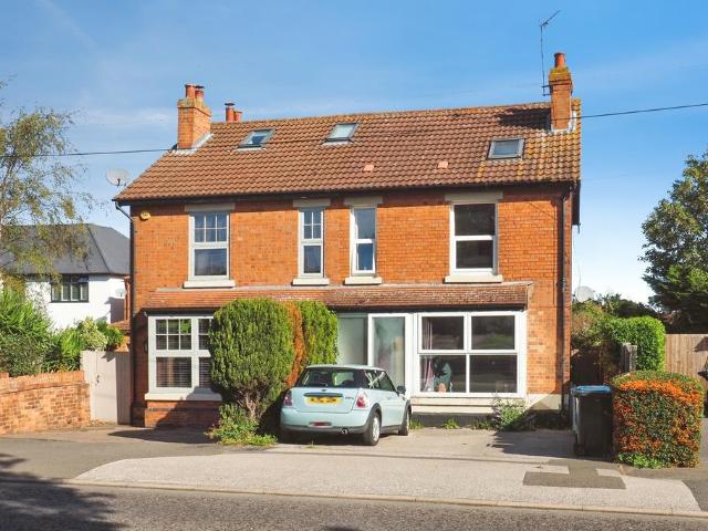 House for sale in Barton In Fabis, East Midlands
